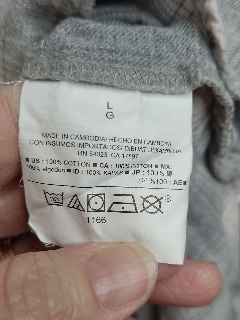 Old Navy Grey Plaid Double Pocket Boyfriend Shirt size Large - Picture 4 of 7